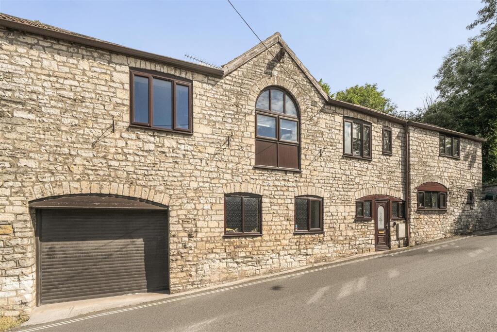 Main image of property: Bath Old Road, Radstock