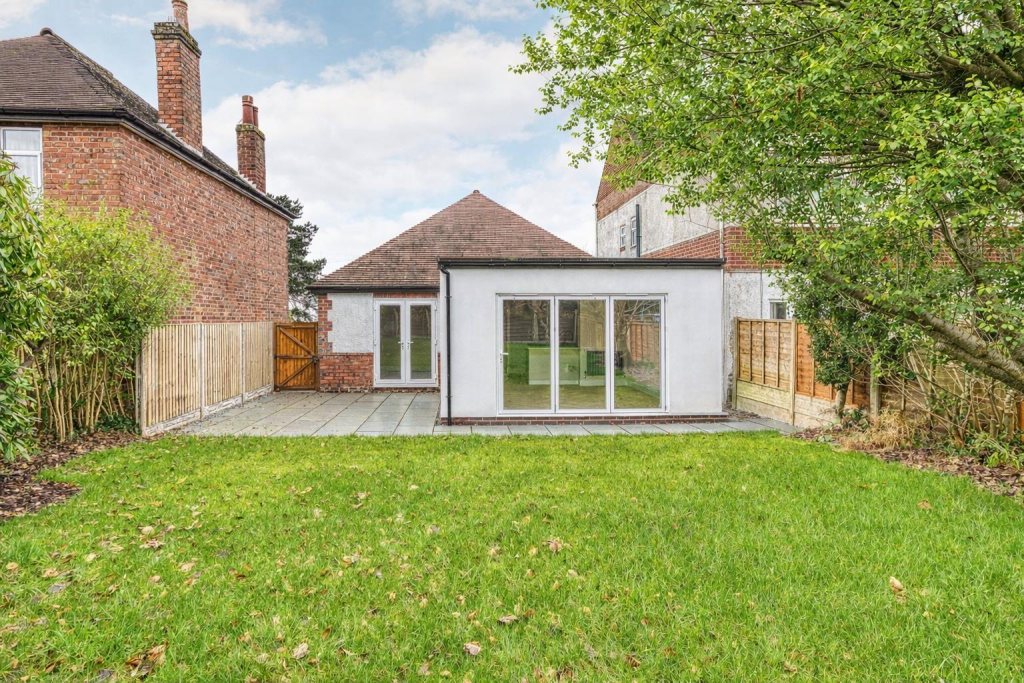 Stanton Road, Stapenhill, Burton-On-Trent photo 2