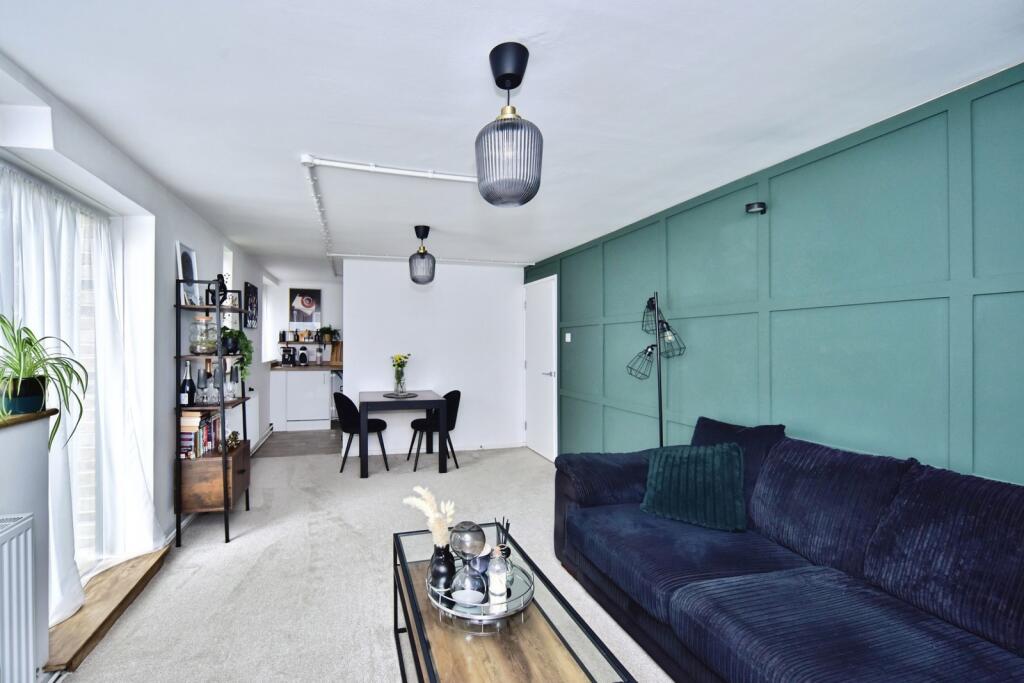 Apartment in Gillingham, Medway - View 3