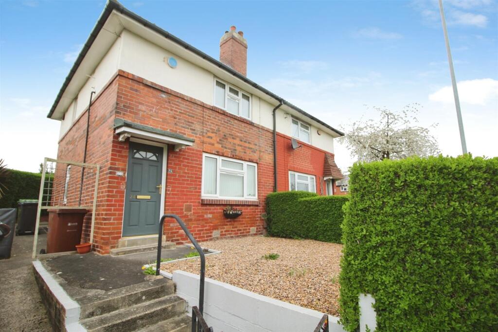 Main image of property: Wykebeck Mount, Leeds
