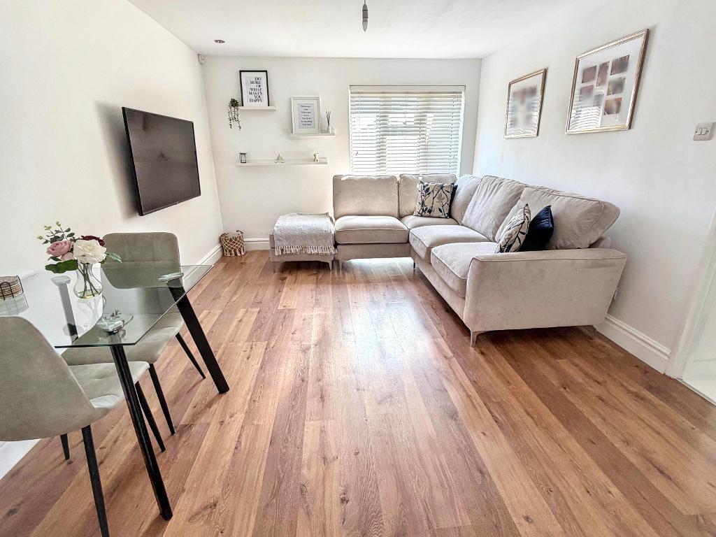 Flowerdale Walk, Bedford, MK41 0NX photo 4