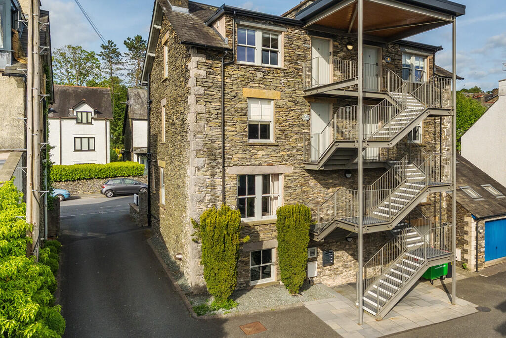 Swallow, Flat 6 Pattinson House, Beresford Road, Bowness-on-Windermere, LA23 2FJ photo 4