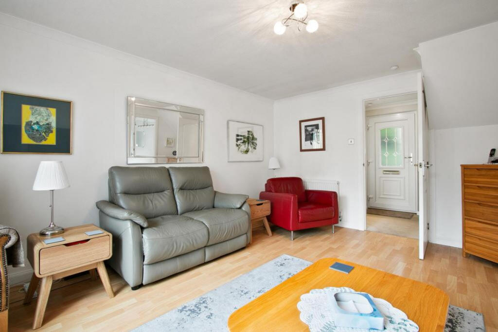 House in Glasgow, Southpark Village, Darnley - View 3