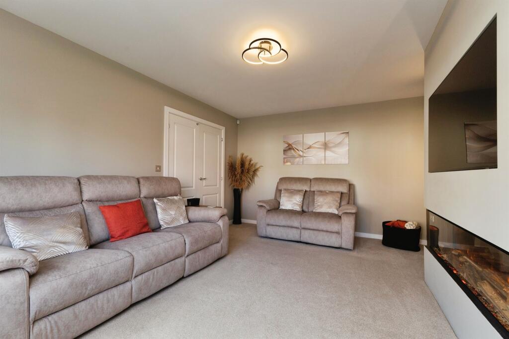 House in Stockton-on-Tees, Hartwell - View 5