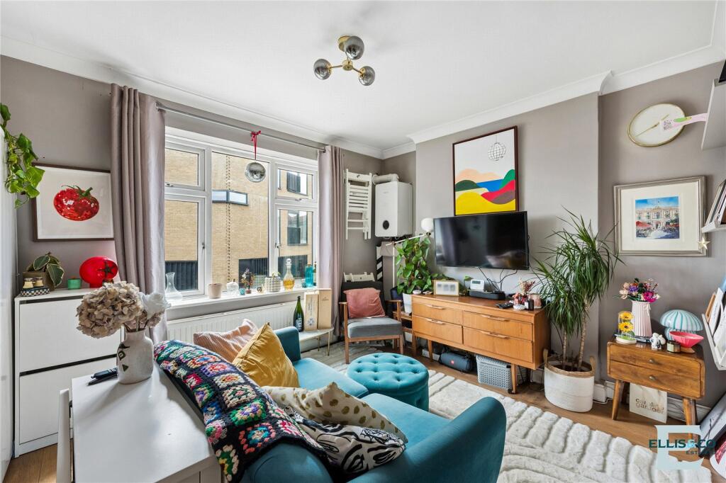 Main image of property: Green Lanes, London, N13