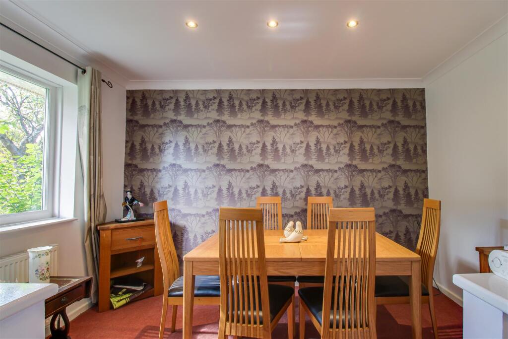 House in Wakefield, Walton - View 4