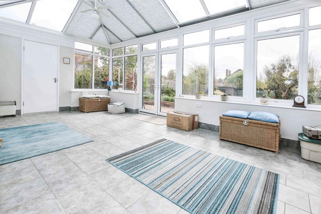Ashfurlong Crescent, Sutton Coldfield - More