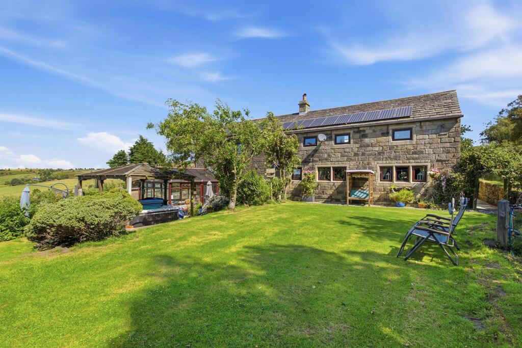 Claytons Farm, Wadsworth, Hebden Bridge photo 4