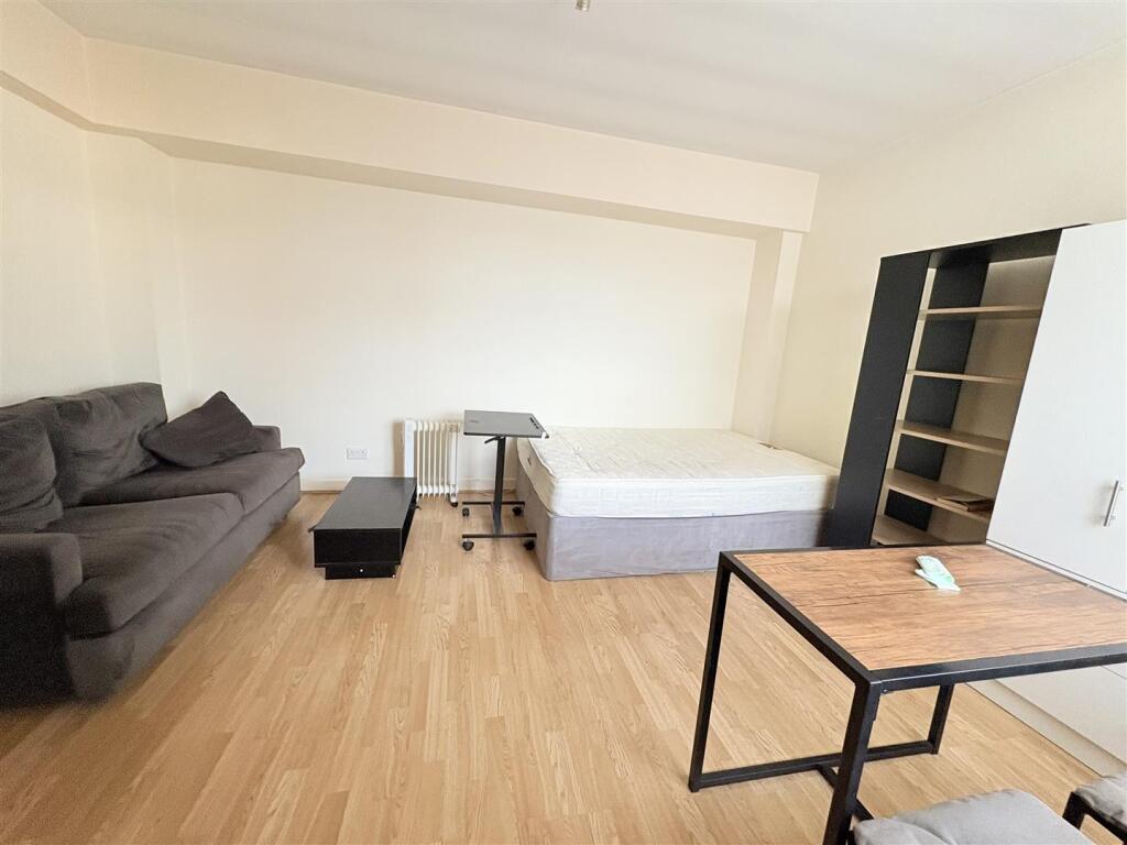Studio apartment for rent