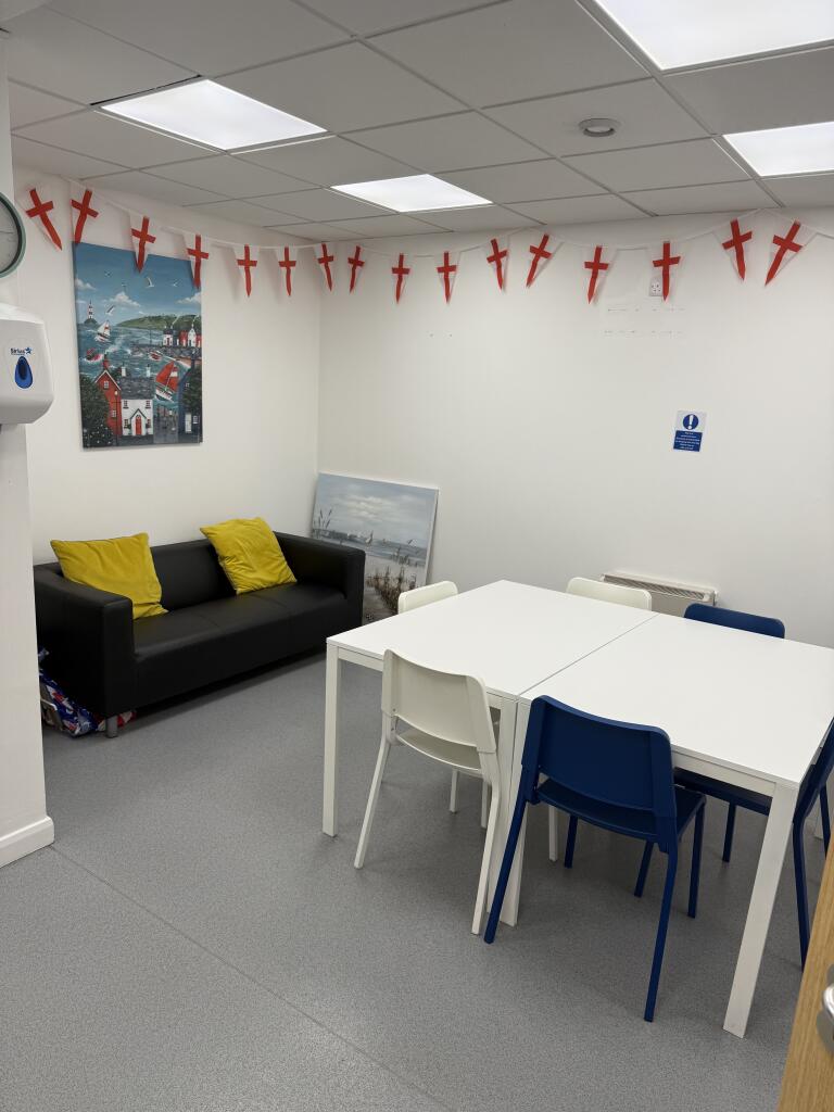 Kitchen & Breakout Area