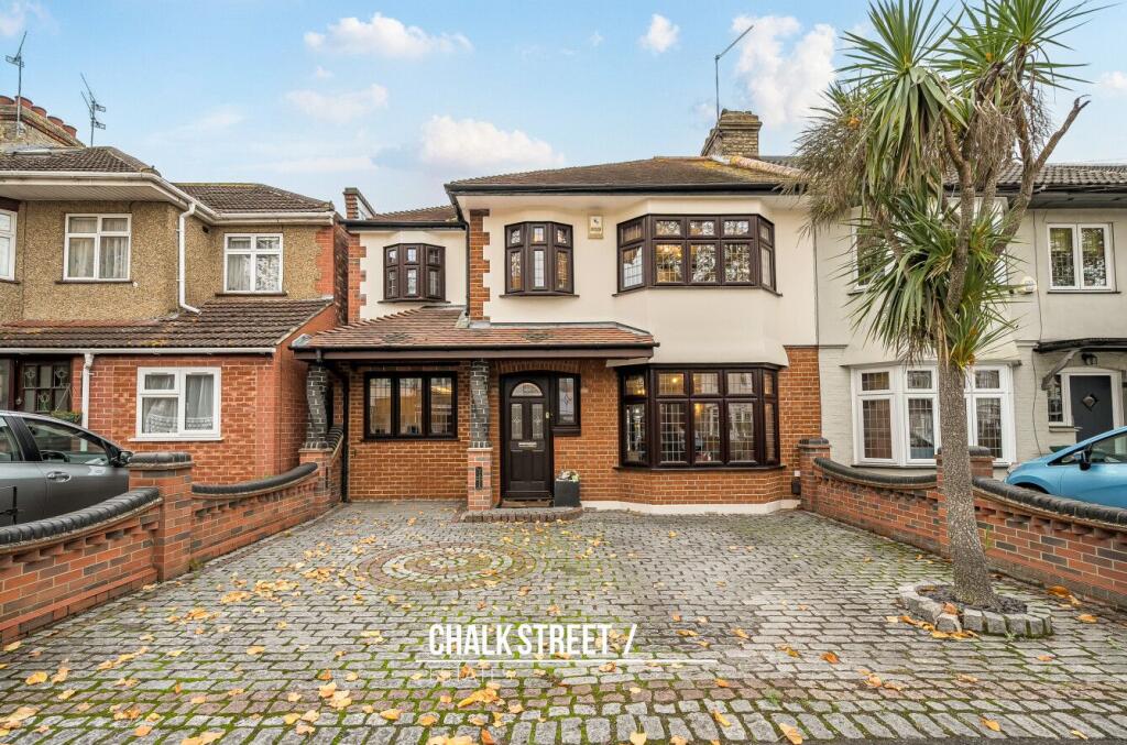 Main image of property: Wayside Avenue, Hornchurch, RM12