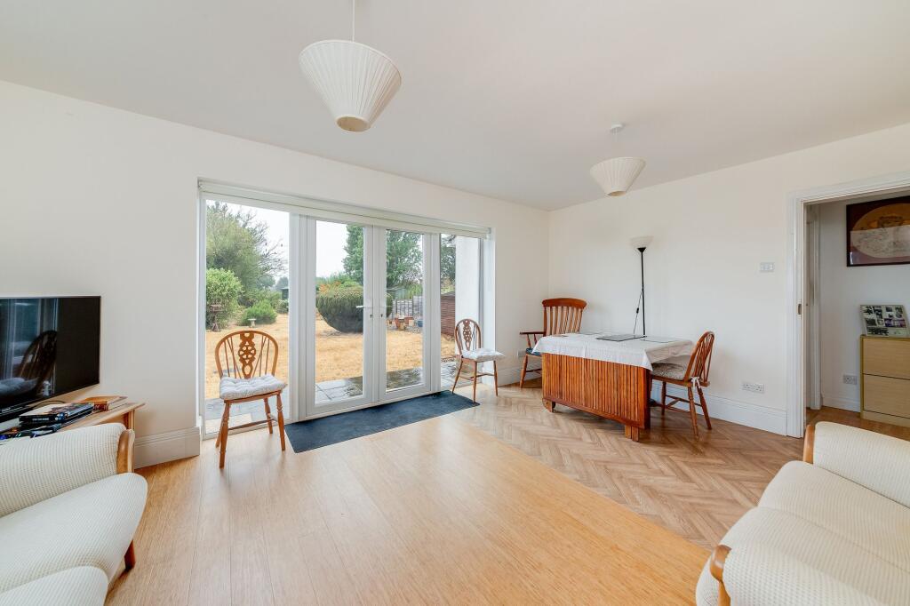 House in Vale of White Horse, Wootton - More
