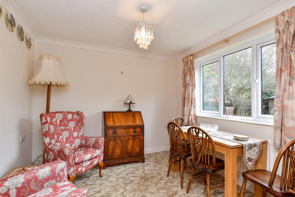House in Lewes, Seaford - More