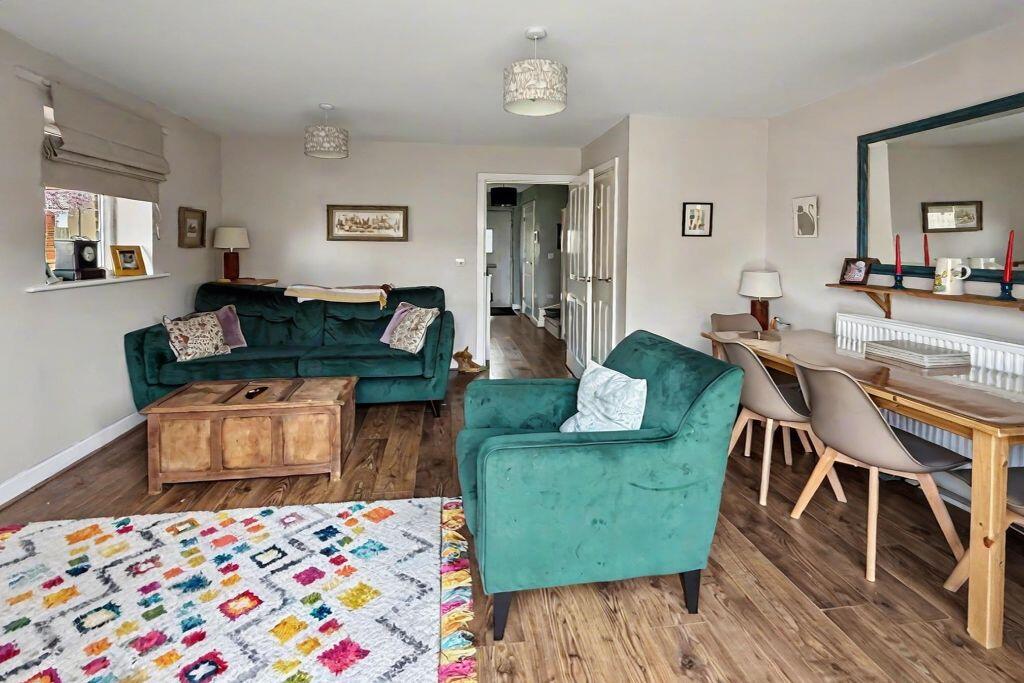 Fiver Close, Whitchurch, RG28 7FN photo 3