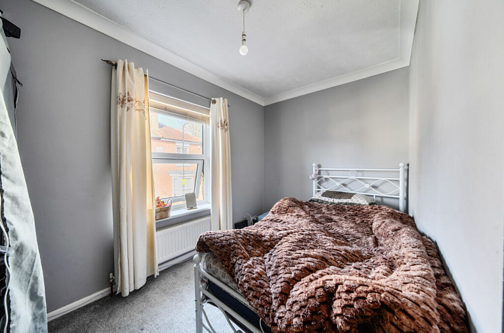 Henry Road, Freemantle, Southampton, Hampshire, SO15 photo 5