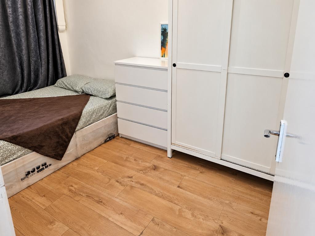 1-bed flat on Settles Street, London, E1 1JN, £1,547/mo