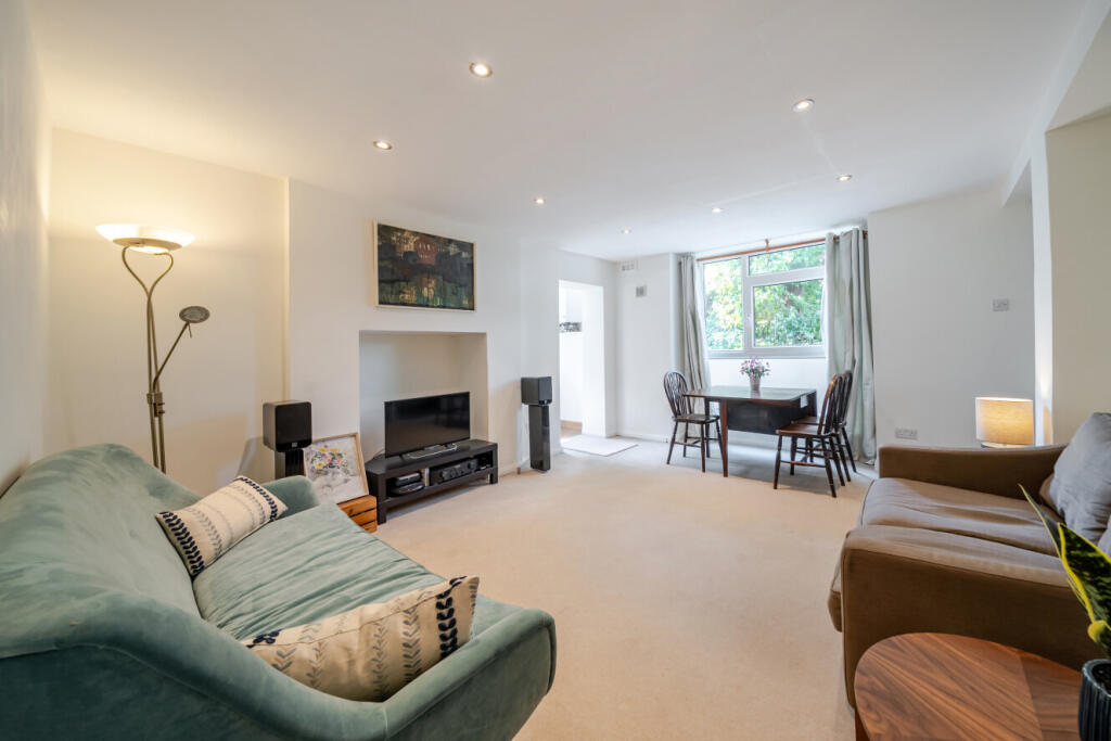 Apartment in London - View 2