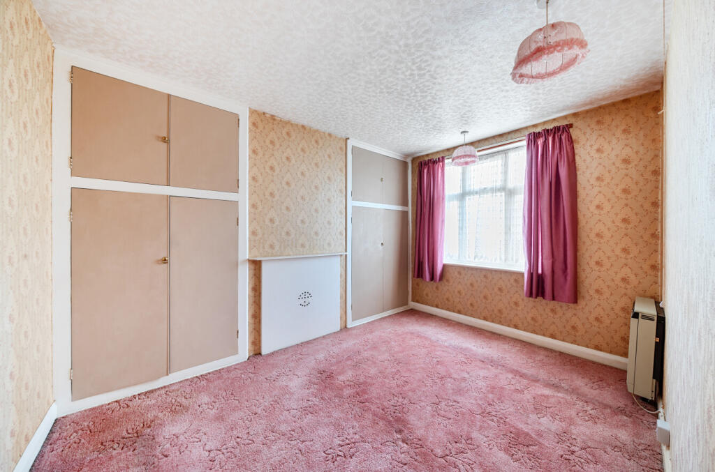 House in Dunstable, Central Bedfordshire - More