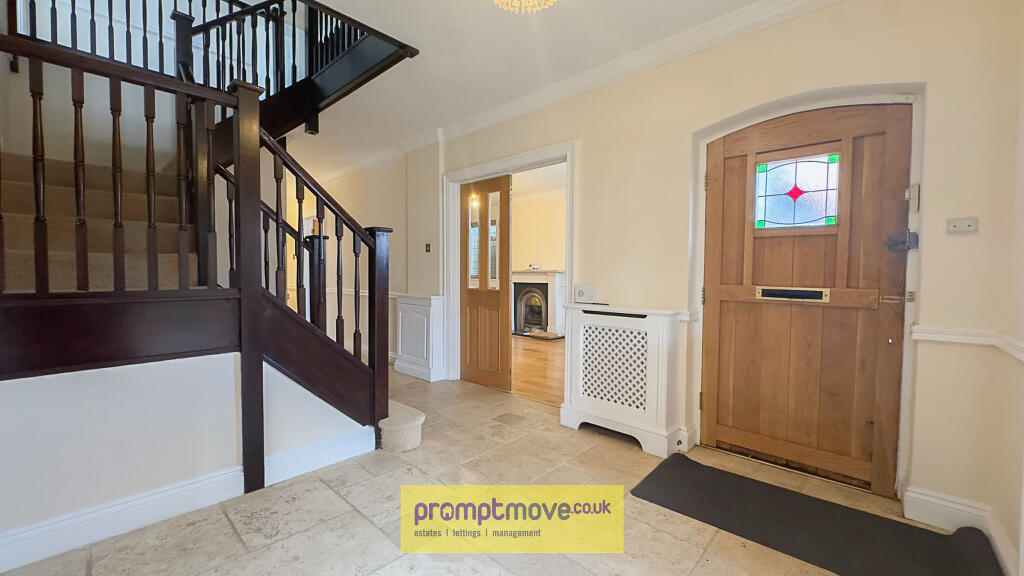 House in Luton, Stopsley - View 2