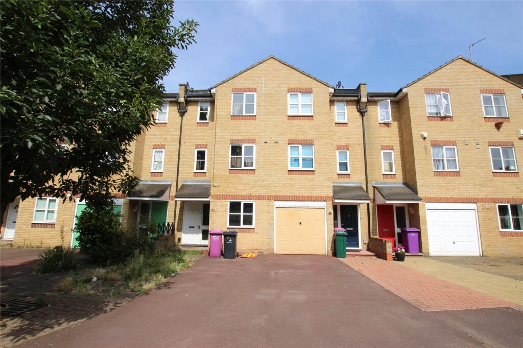 Main image of property: Room 6, 26 Masthouse Terrace, London, E14