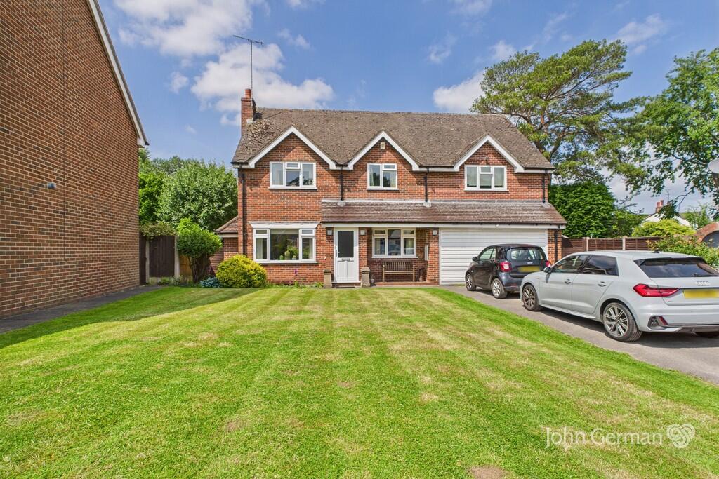5-bed detached on 55, Askew Grove, £575,000
