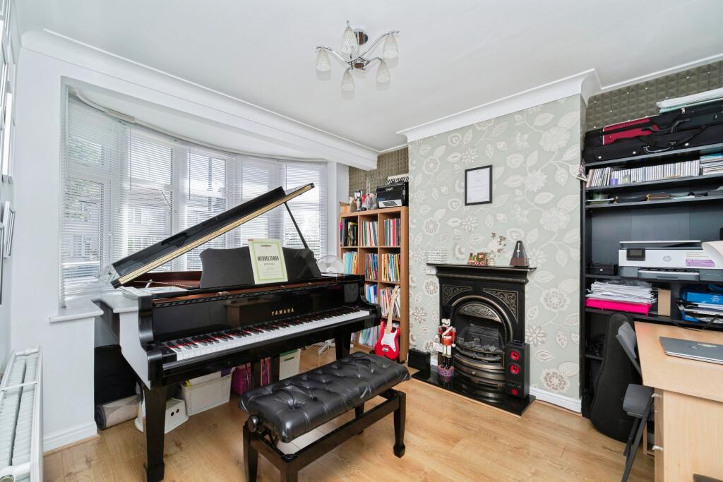 House in Southall - View 5