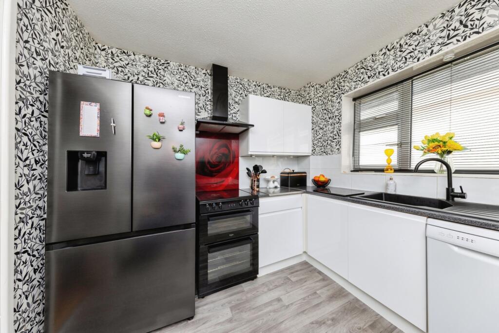 House in Carmarthen, Llangynnwr, Llangunnor - View 5