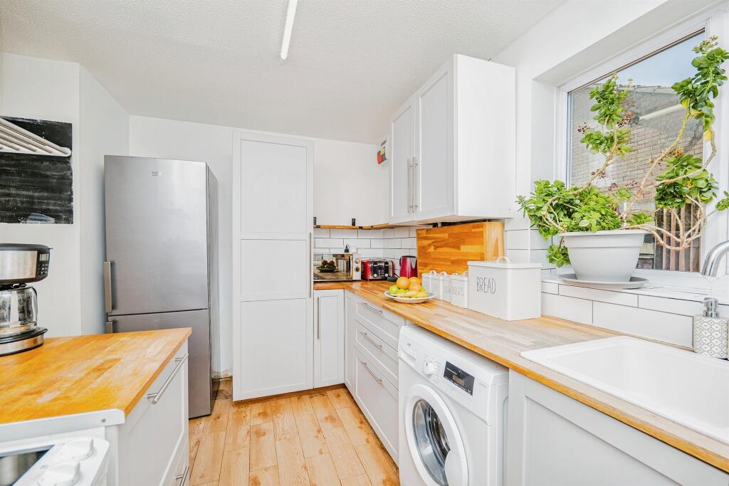 Hazeldene Avenue, Brackla, Bridgend - More