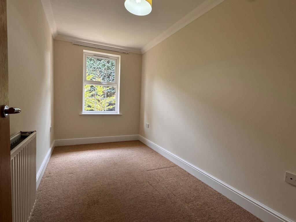 Stirling Road, Talbot Woods photo 5
