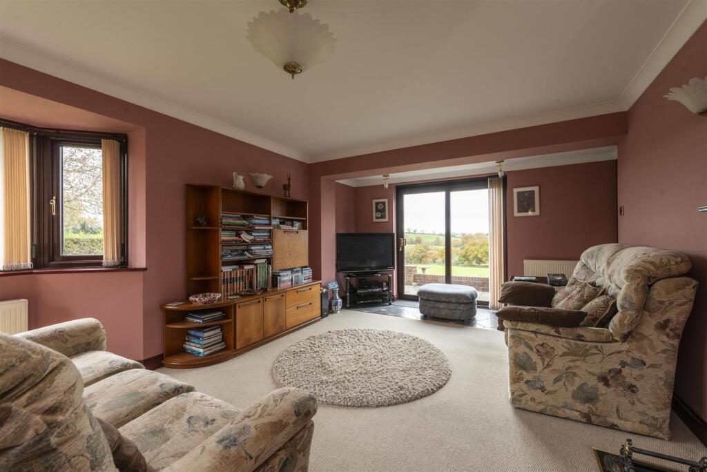 House in Dorchester - View 5