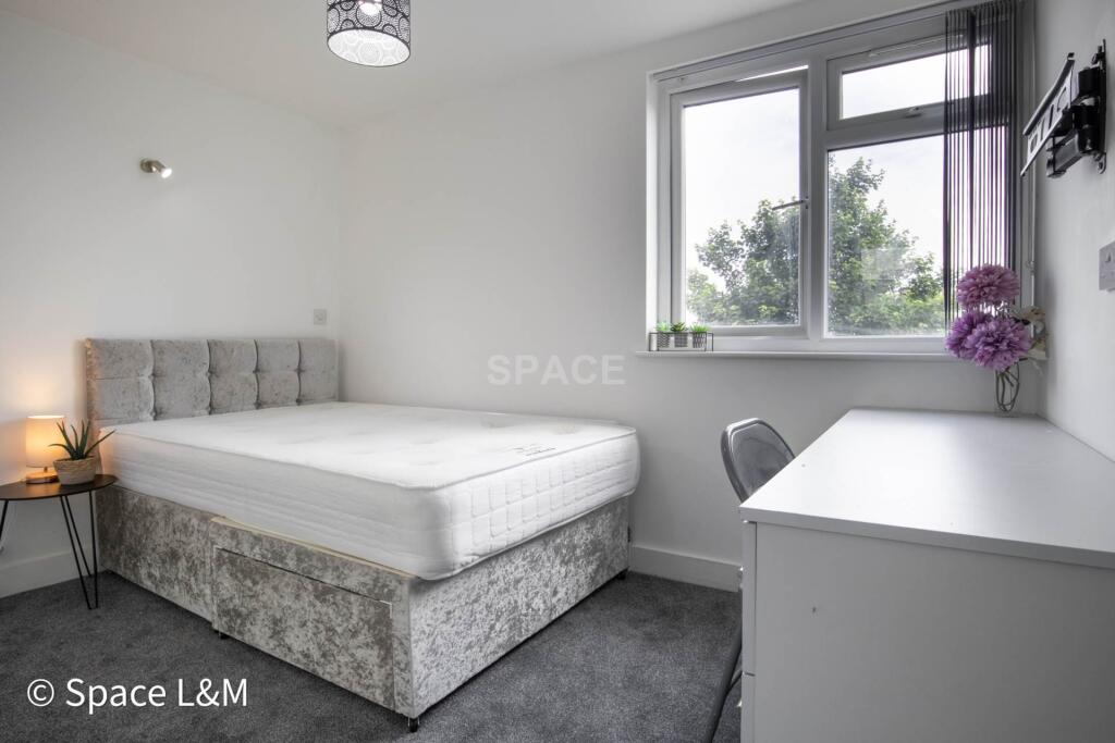 Main image of property: Cholmeley Road, Reading, RG1 3LR