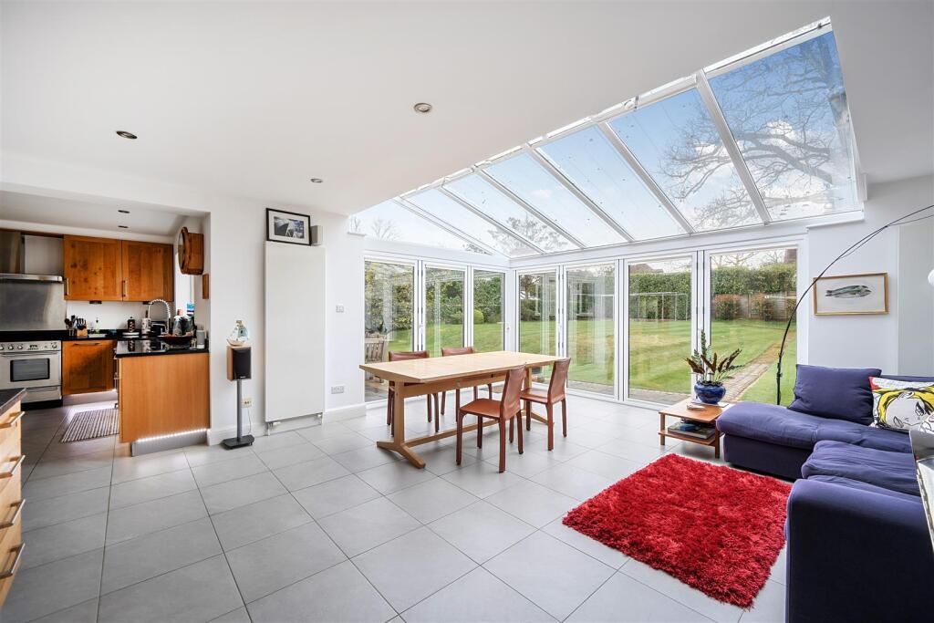 House in Kingston upon Thames - View 4