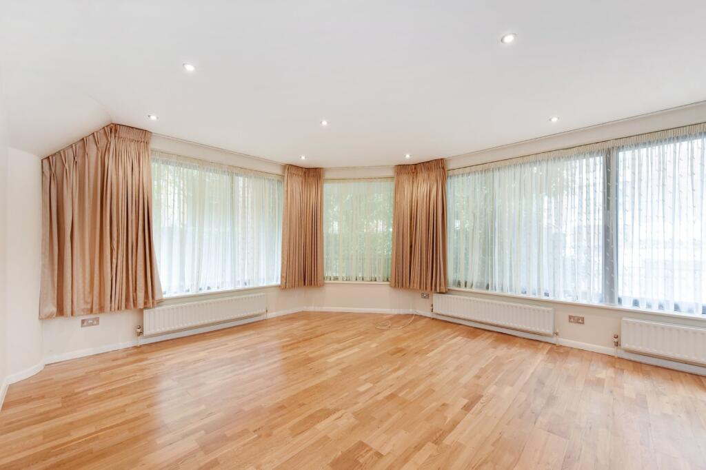 Apartment in London - View 5