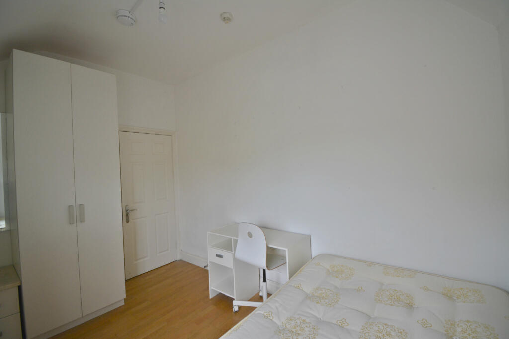 House in London - View 3