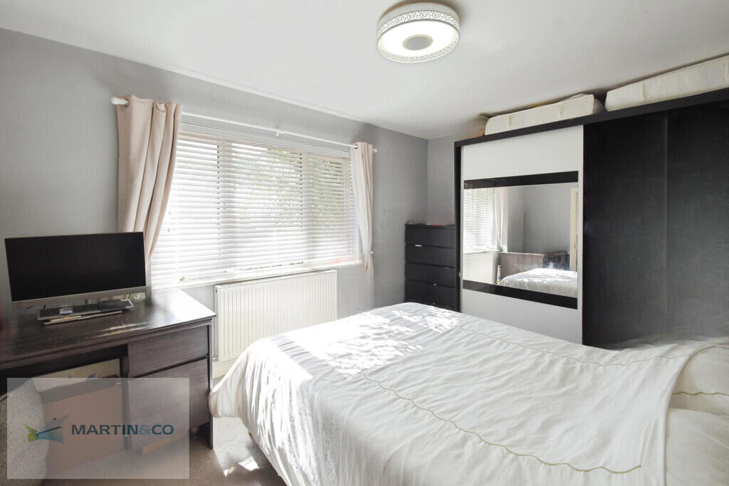 Apartment in Kingston upon Thames - More
