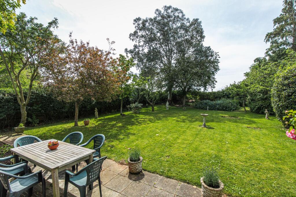 Spacious Six-Bed Home with Sea Views in Old Hunstanton photo 4