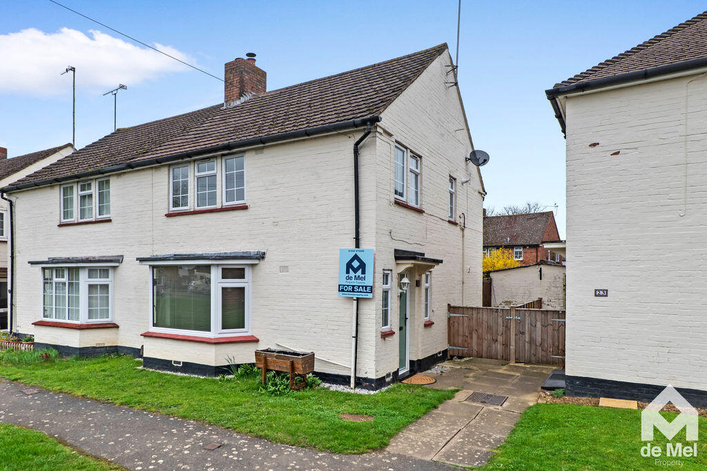 St. Michaels Avenue, Bishops Cleeve, GL52 photo 2