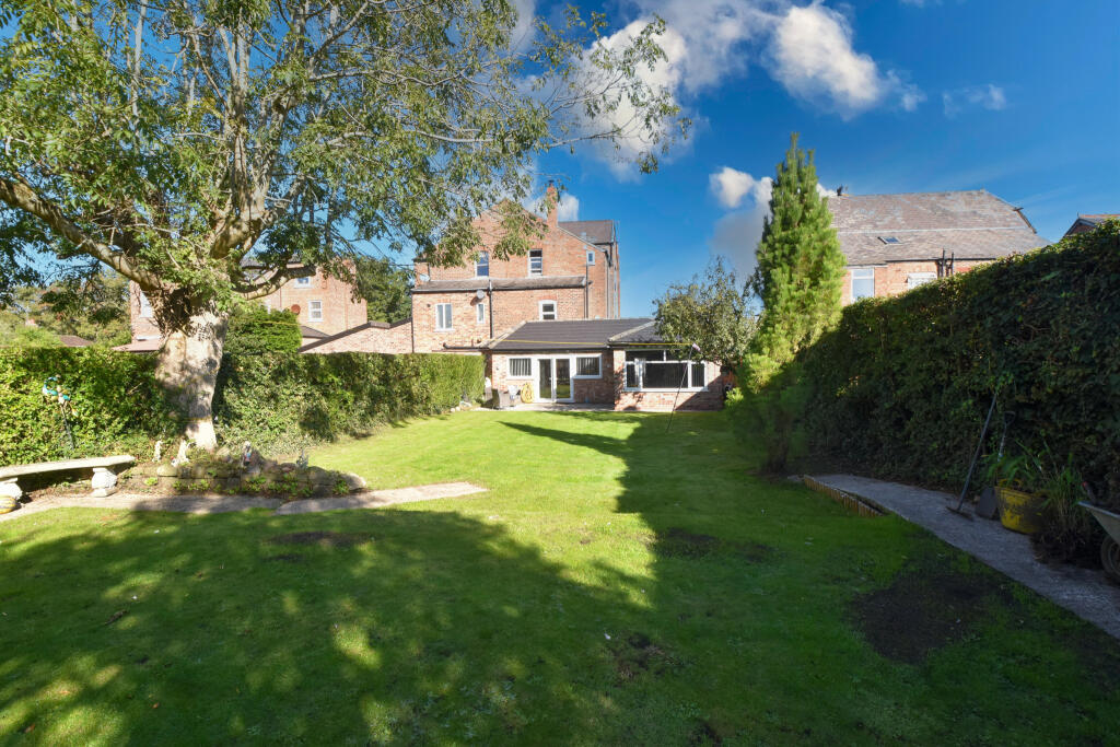 'Irlesmere' Irlam Road, Urmston, M41 photo 4