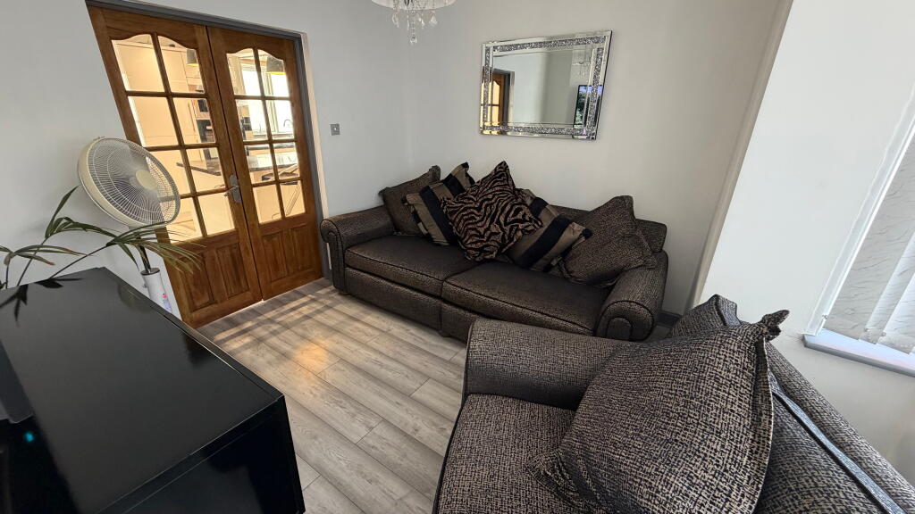 Gorton Road, Reddish photo 4