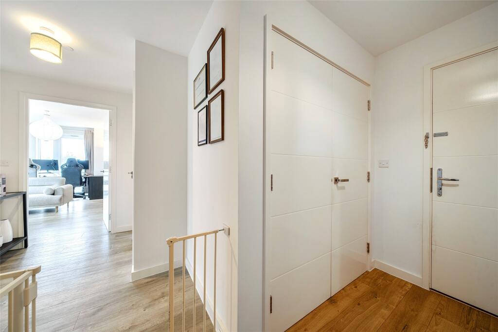 Apartment in London - View 3
