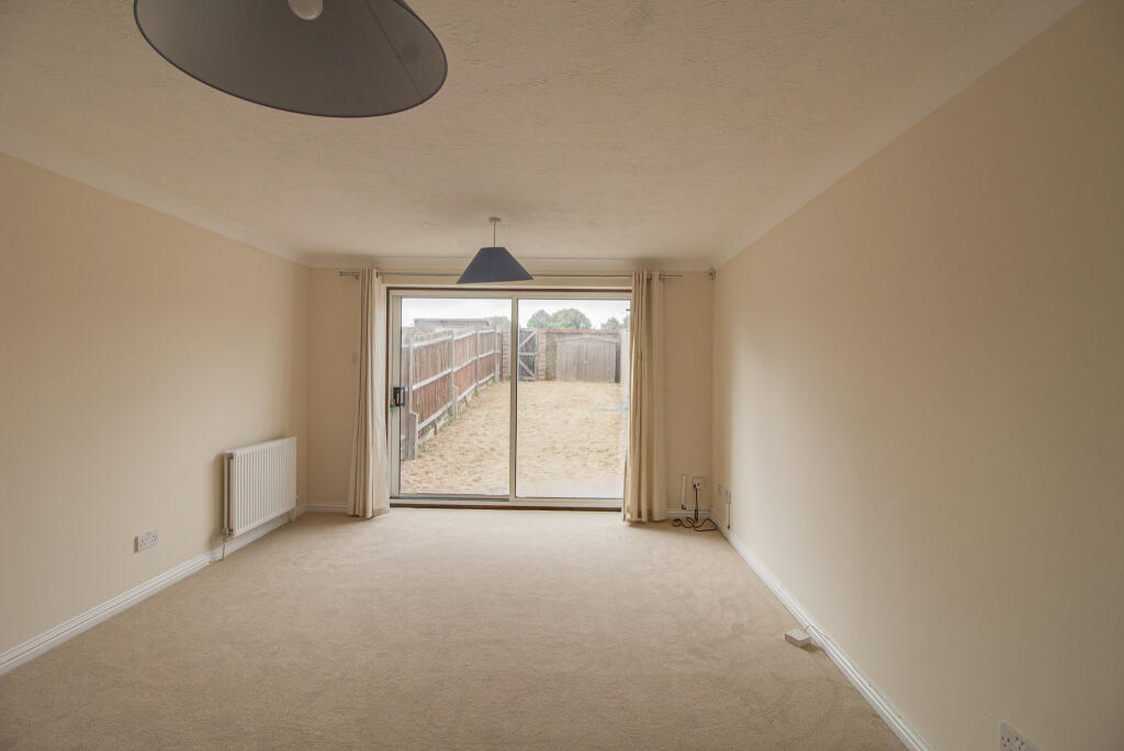 House in Welwyn Hatfield, Hertfordshire - View 4