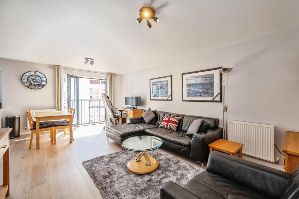 St. James's Street, PORTSMOUTH, Hampshire, PO1 - View 2