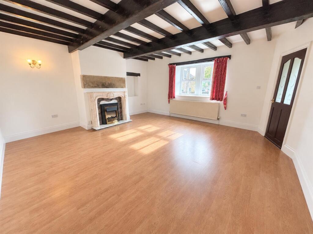 House in Huddersfield - View 4