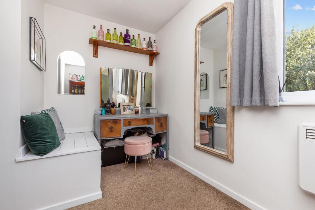 Englefield, Horsham, RH12 - More