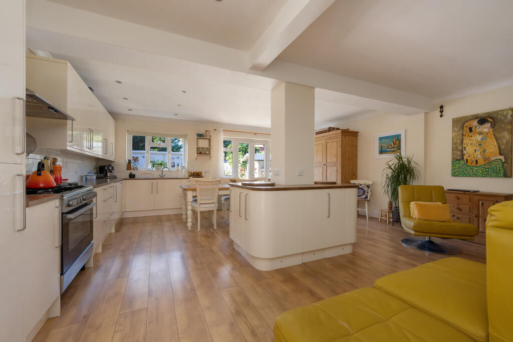 House in Canterbury - View 5