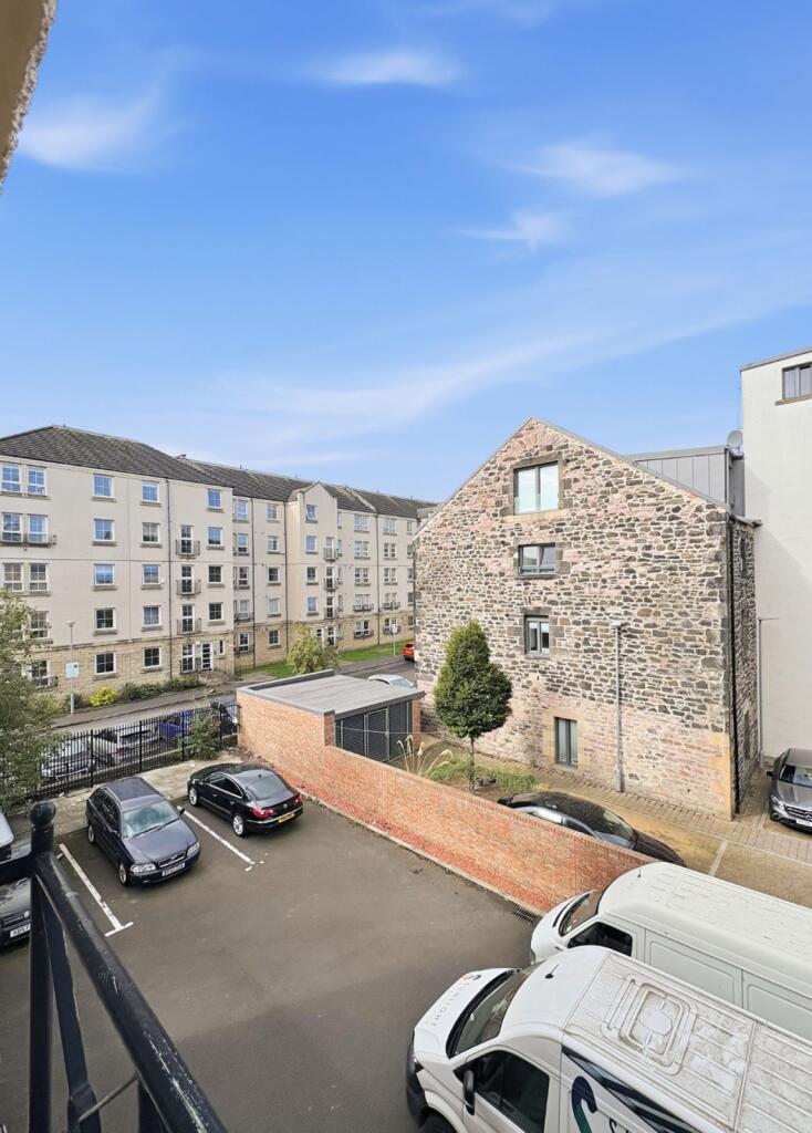 Apartment in Edinburgh - View 4