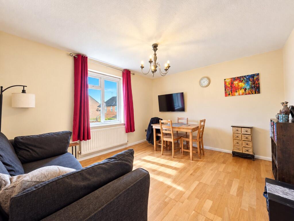 Apartment in Southend-on-Sea - View 3
