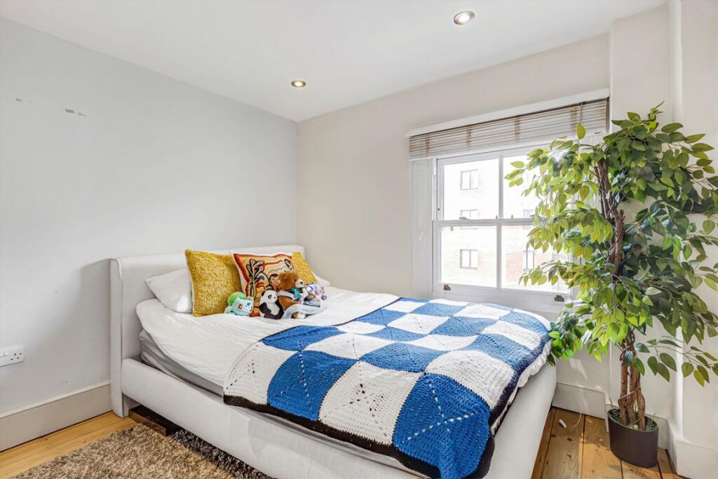 Apartment in London - View 5
