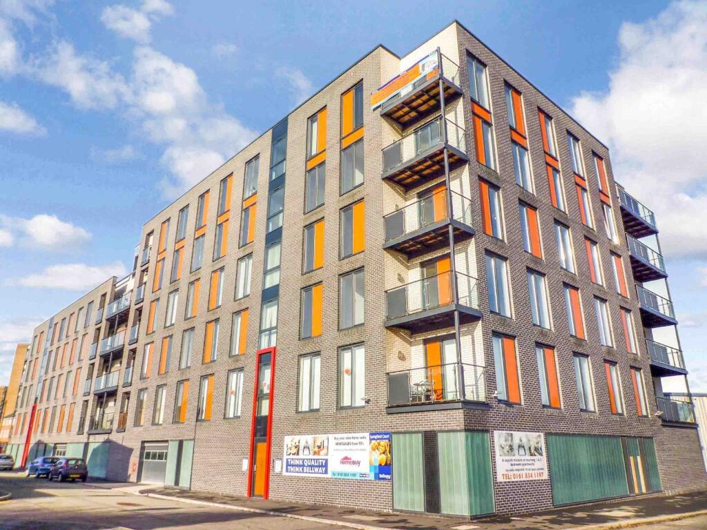 2-bed flat on Springfield Court, Salford, Manchester City Centre, M3, £115,000
