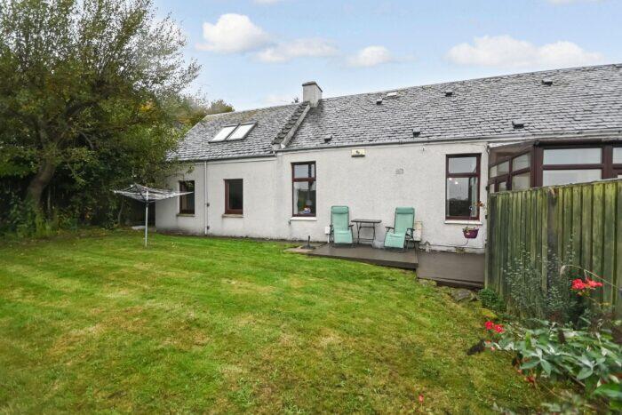 4-bed semi-detached on The Cottage, Kingseat Road, Halbeath, Dunfermline, KY11 8PG, £255,000